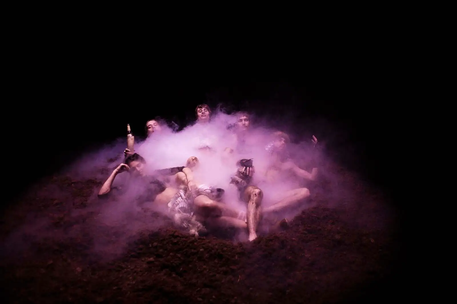 Forestillingen Praise The Land på Teater Momentum